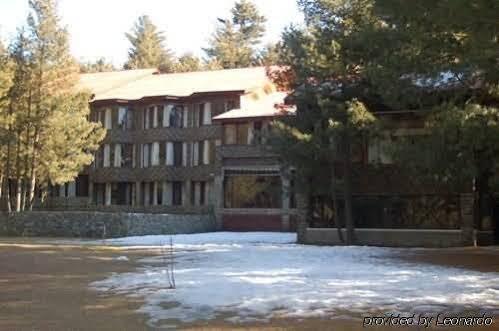 Hotel Senator Pine N Peak Pahalgām Exterior foto