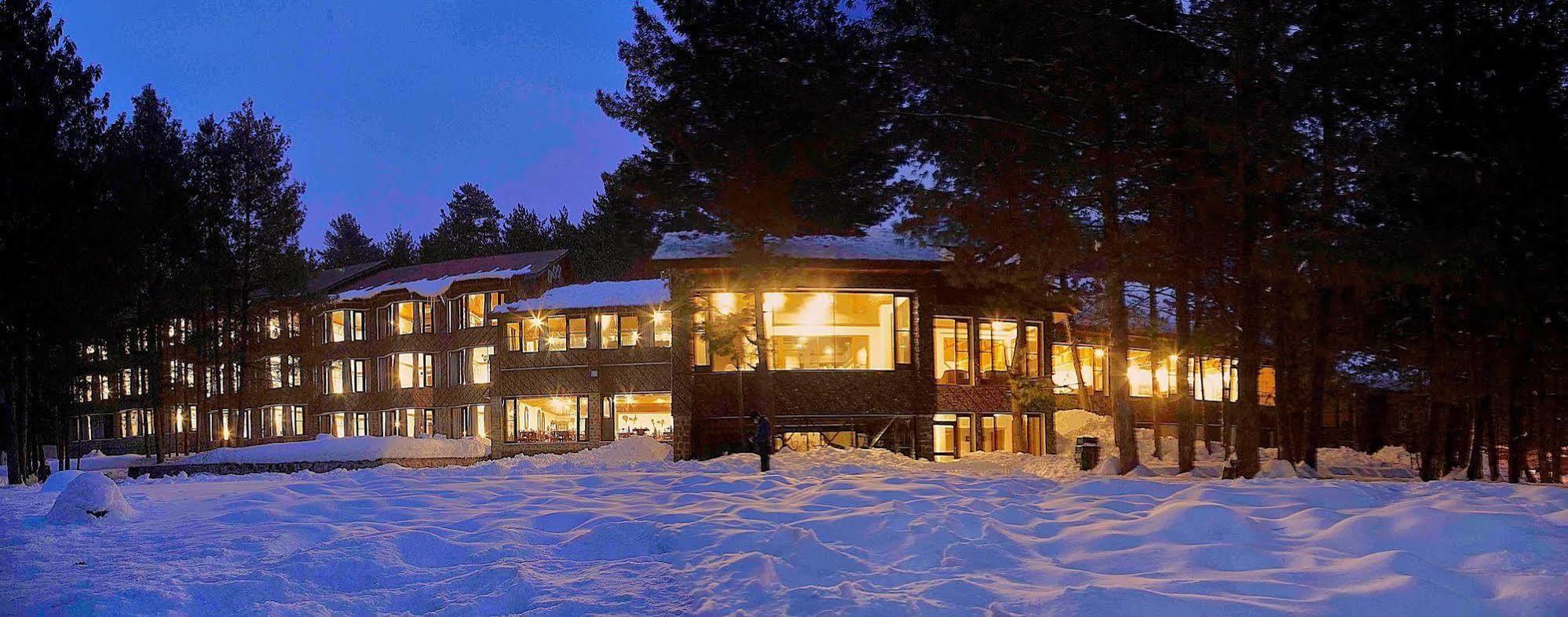 Hotel Senator Pine N Peak Pahalgām Exterior foto