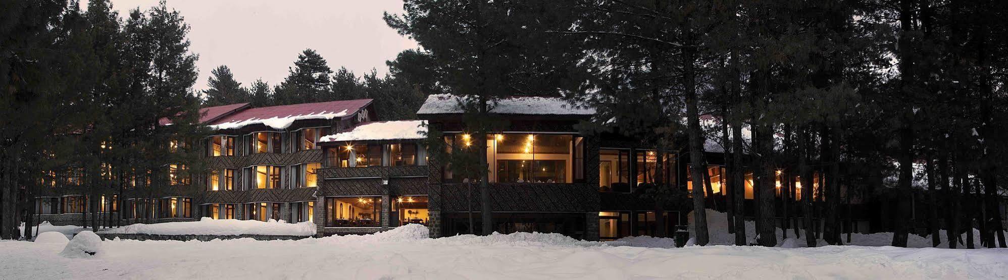 Hotel Senator Pine N Peak Pahalgām Exterior foto